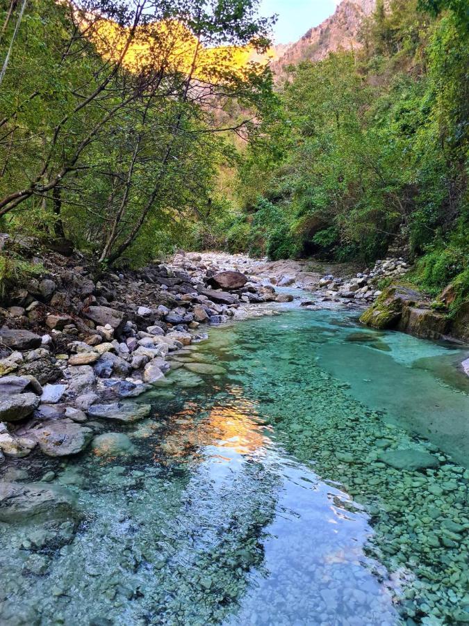 Incantevole Casa Sul Fiume, Relax E Natura Ai Piedi Della Alpi Apuane Massa  Ngoại thất bức ảnh